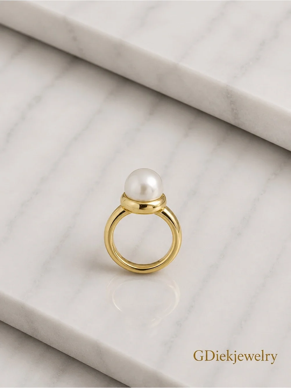 Stainless steel size 7 Pearl Dome Ring - White Pearl